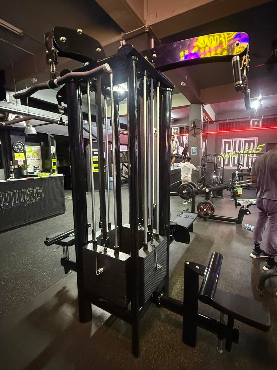 Multi-stack cable station at GYM 25